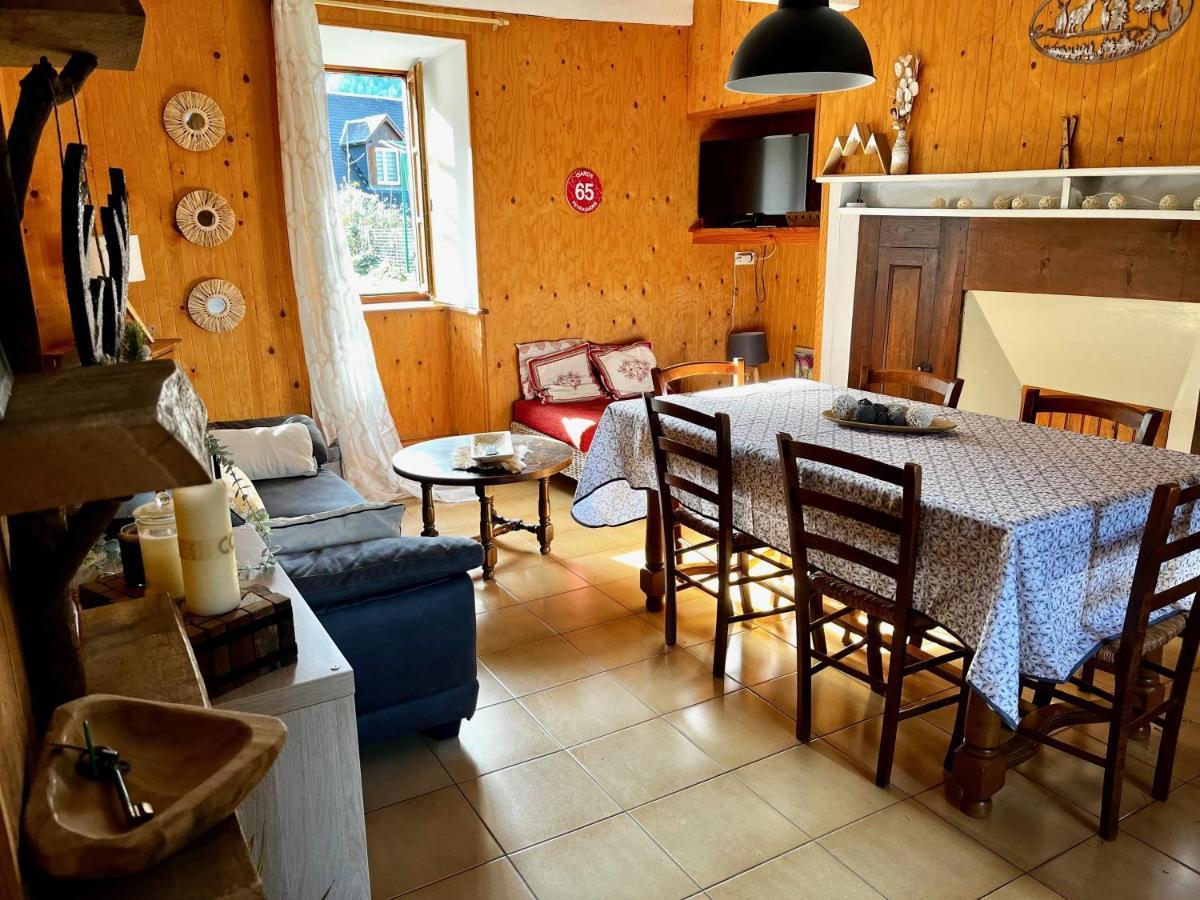 Maison De Village Montauban-de-Luchon Buitenkant foto