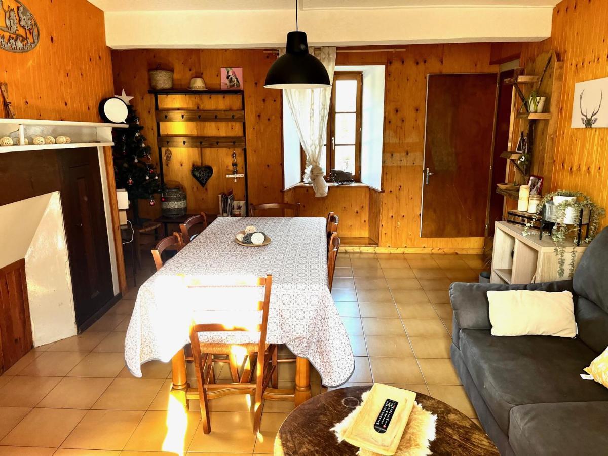 Maison De Village Montauban-de-Luchon Buitenkant foto